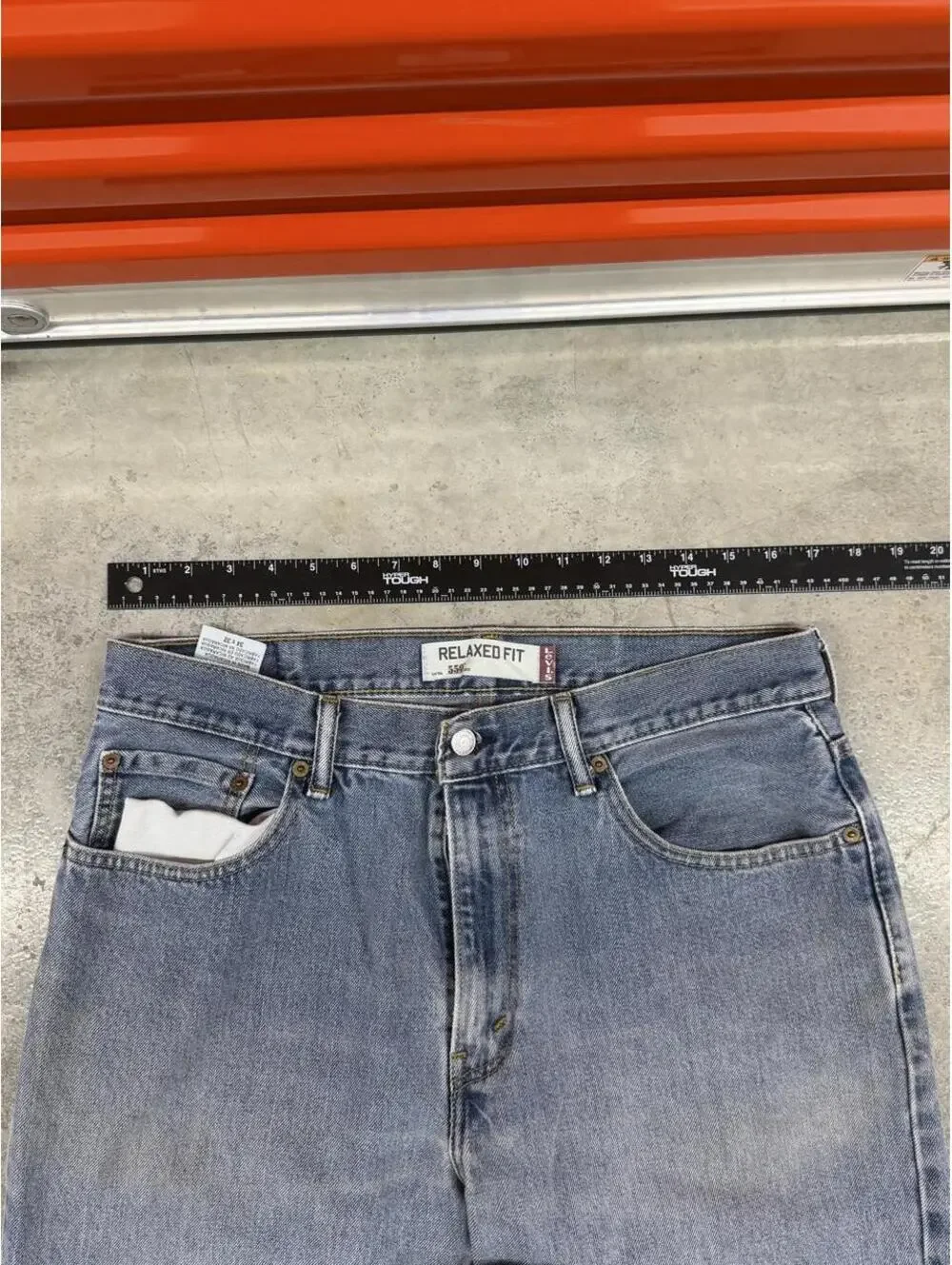 vintage levis 550 faded blue relaxed baggy fit jeans size 34 x 32